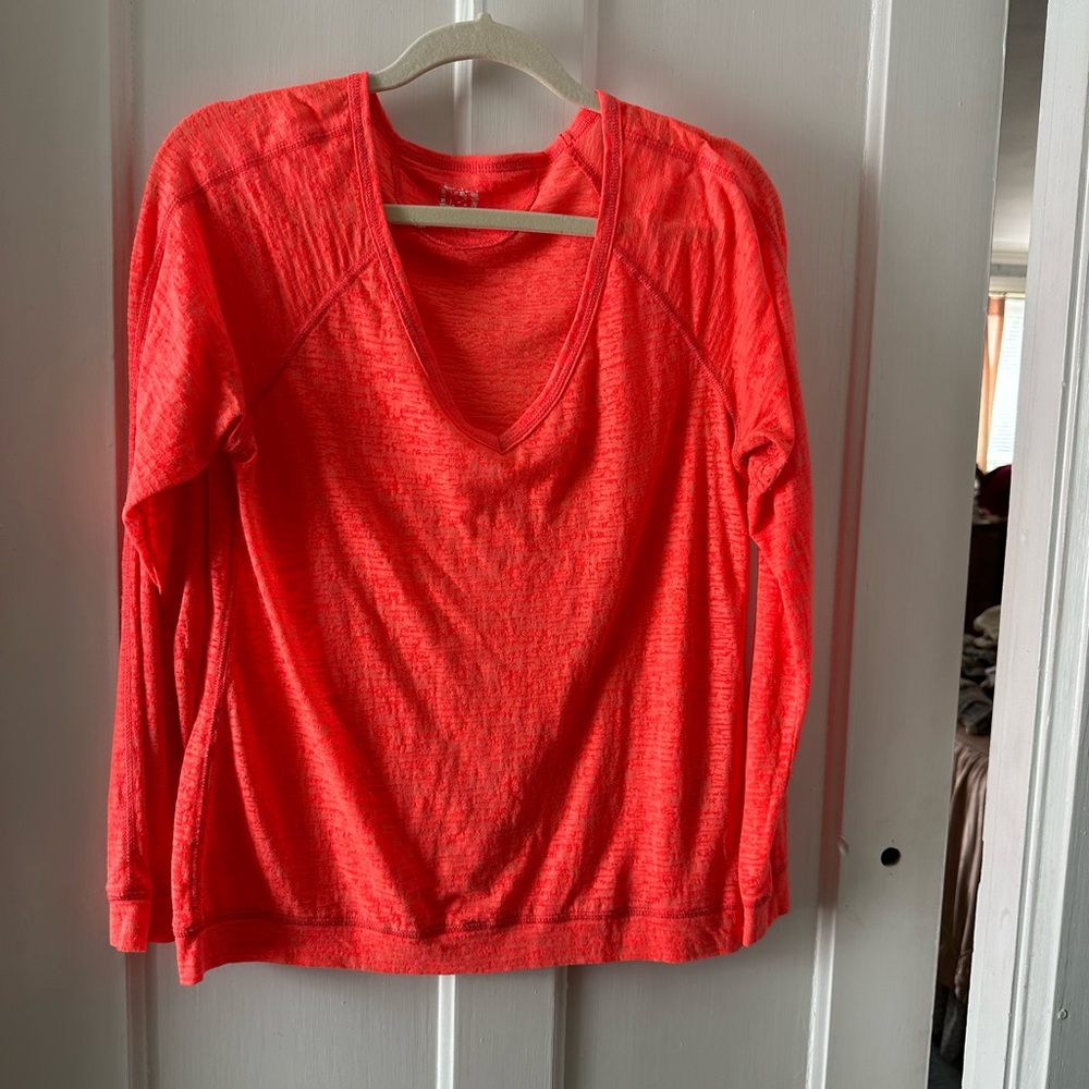 Vibrant Fun Bright ! LEI Long Sleeve. Large.